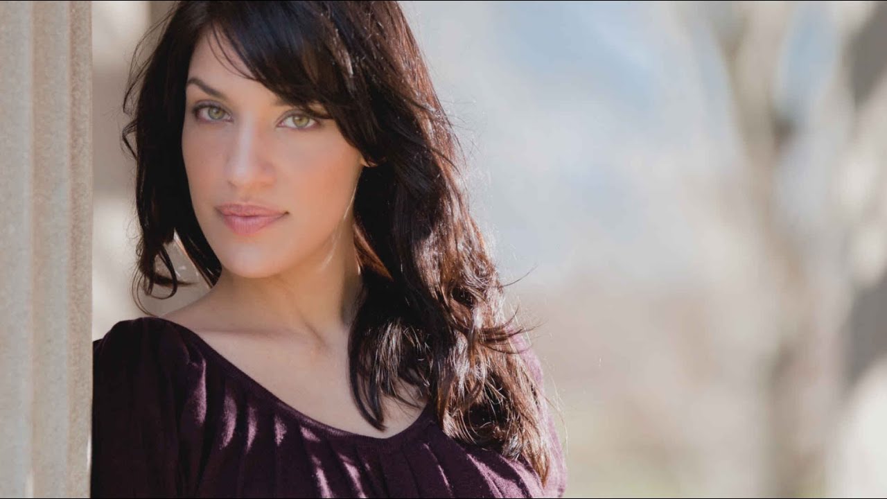 Move the Flash, Change Everything: A Working Photographer's Guide to Off-Camera Flash