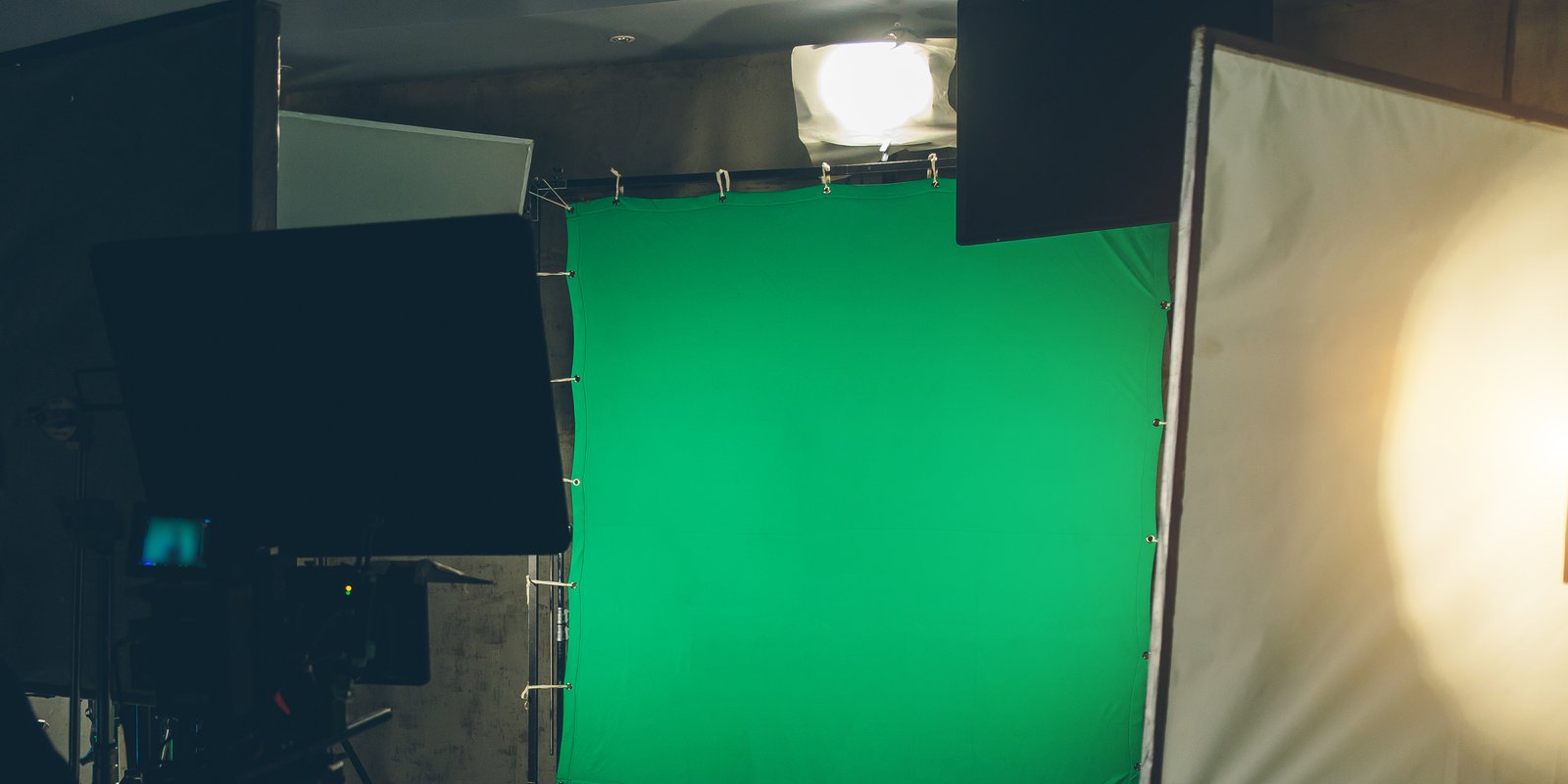 Stop Shooting in Neutral: How Creative Gels Can Rebuild Your Studio Lighting From the Ground Up