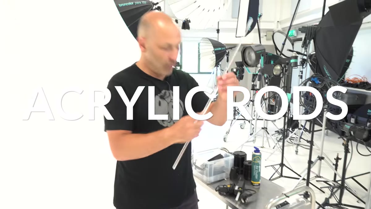Acrylic rods in various sizes for product levitation