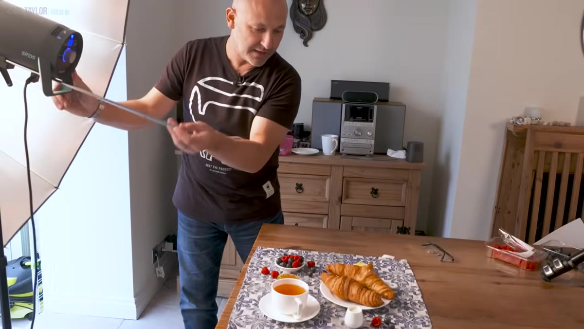 Taylor explaining flagging, shadow control, and depth in food shots