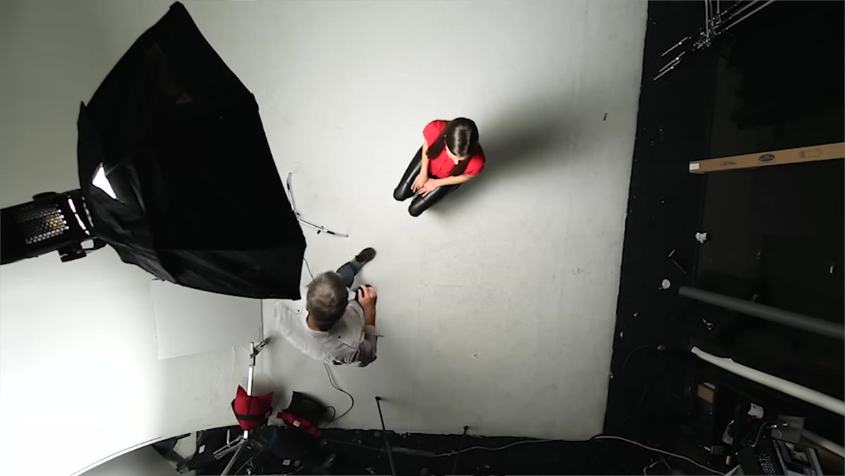 Jay demonstrating fill light options from different angles
