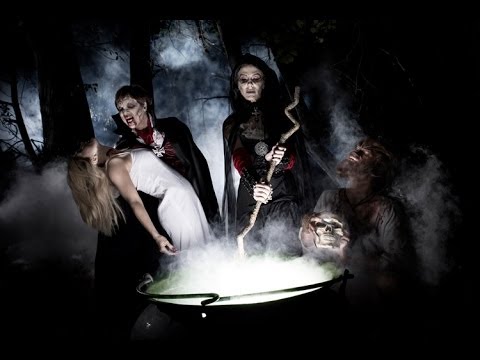 Underlighting, Smoke, and Backlit Horror: What This Night Shoot Tutorial Taught Me About Atmospheric Lighting